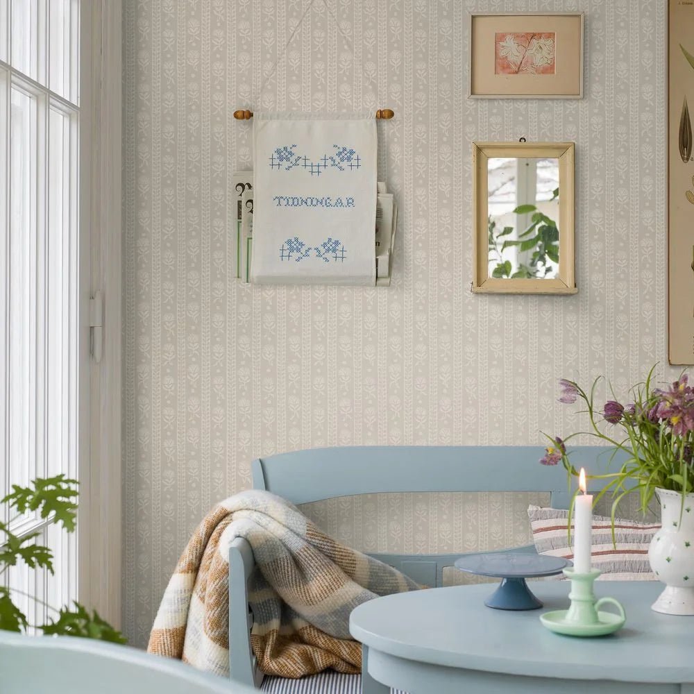 Nejlikerand Wallpaper - Nude - Boråstapeter - 8053 - Premier Wallcovering