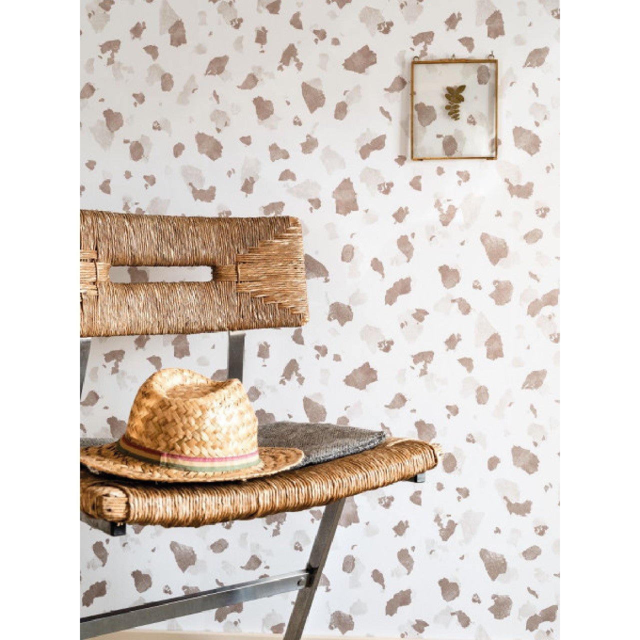 Onyx Idylle Wallpaper - Beige - Casadeco - 83861224 - Premier Wallcovering