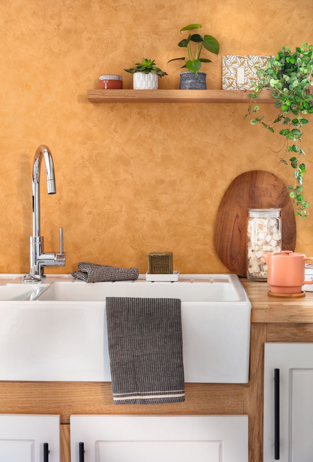 Patine Uni Wallpaper - Ambre - Caselio - 100222388 - Premier Wallcovering