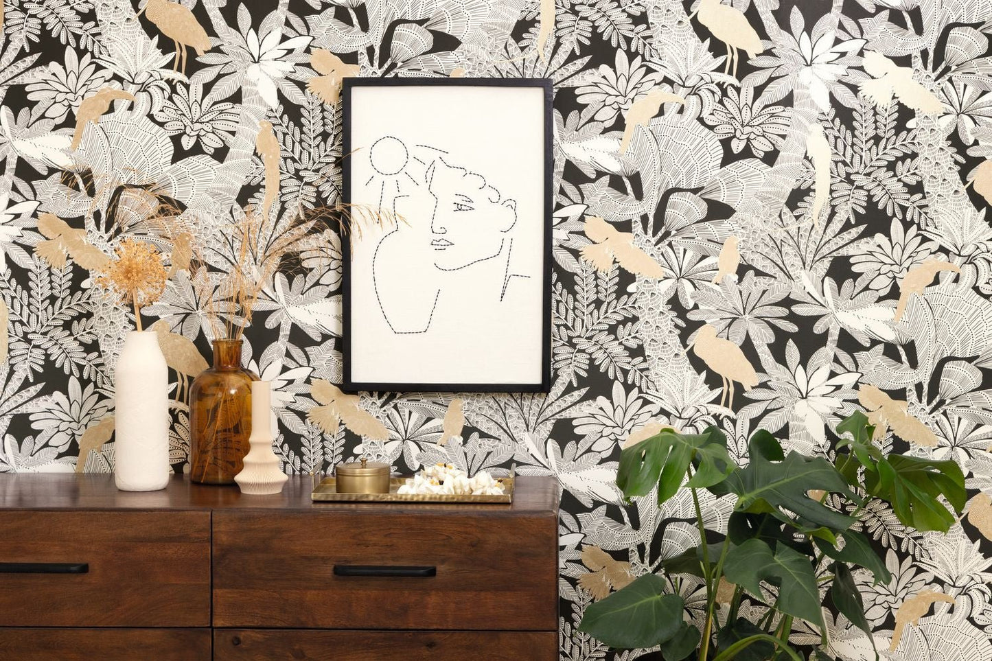 Riviera Wallpaper - Noir Or - Caselio - 104269243 - Premier Wallcovering