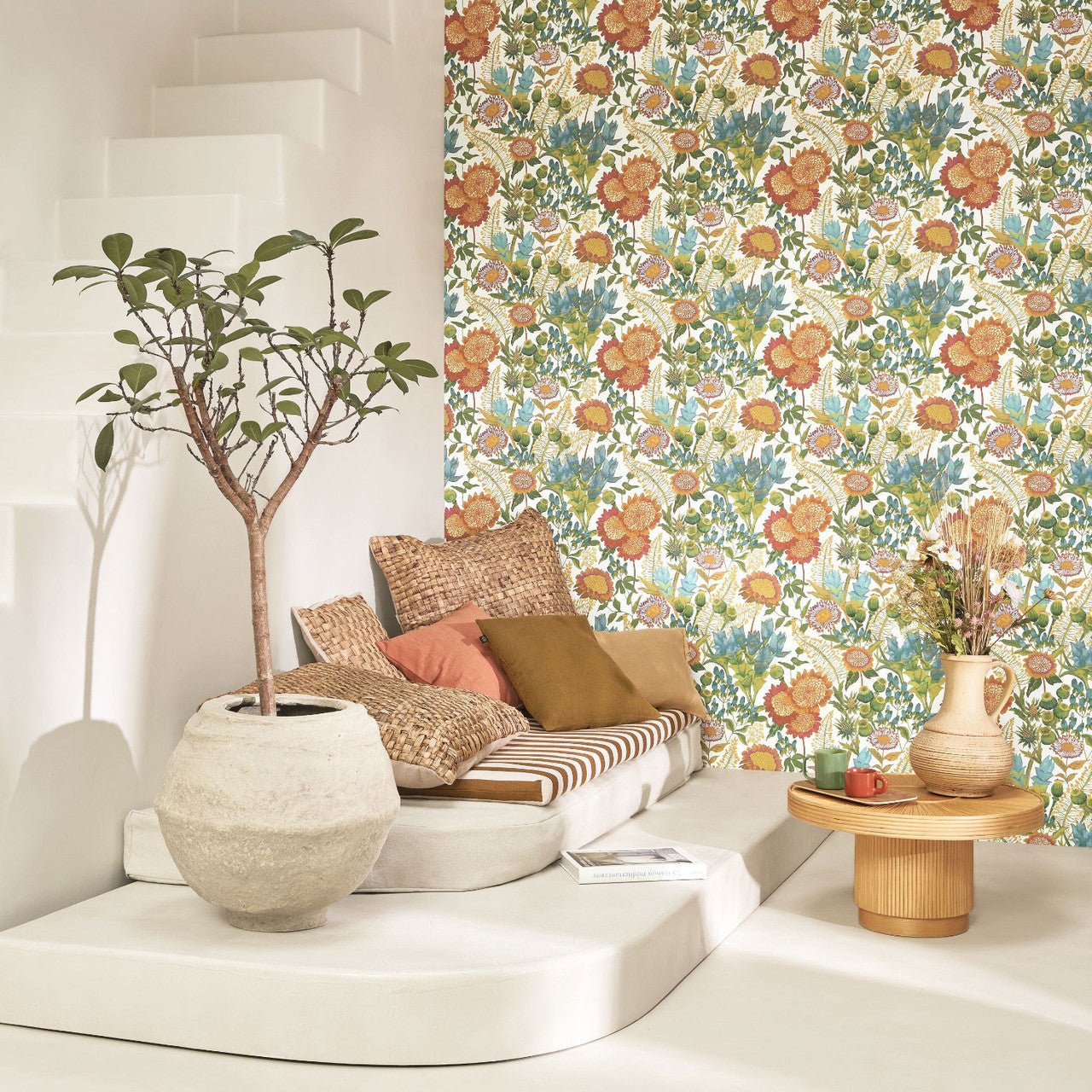 Saint-Paul De Vence Echappee Belle Wallpaper - Vert Foret / Fuchsia - Casadeco - 89816472 - Premier Wallcovering