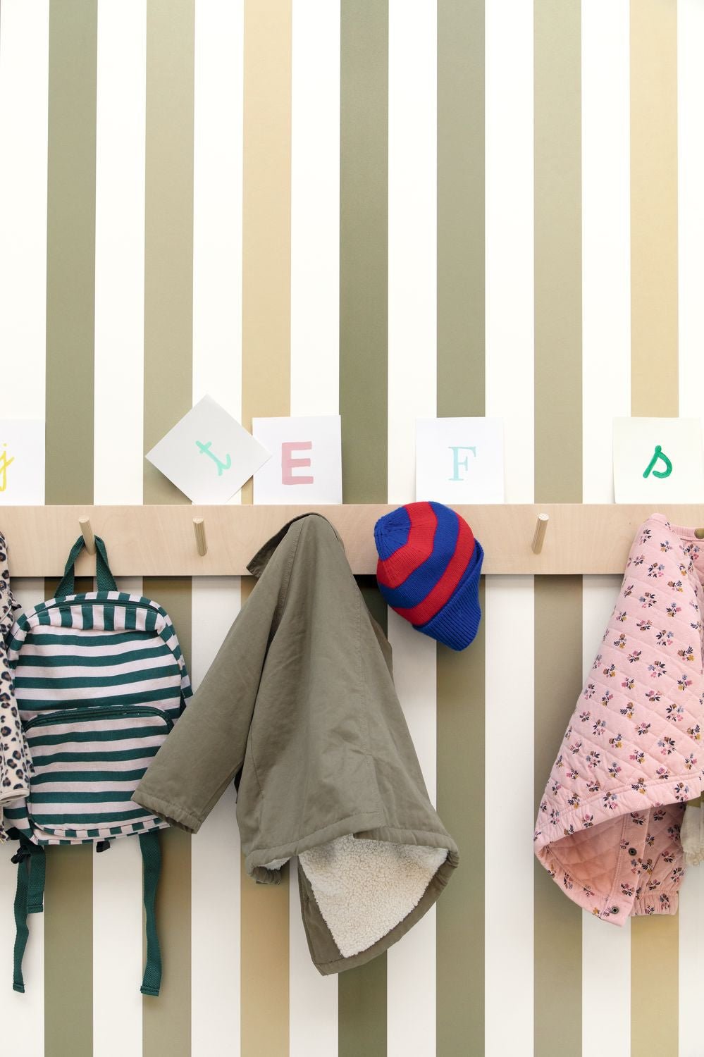 Se Cacher Wallpaper - Kaki - Caselio - 103587370 - Premier Wallcovering