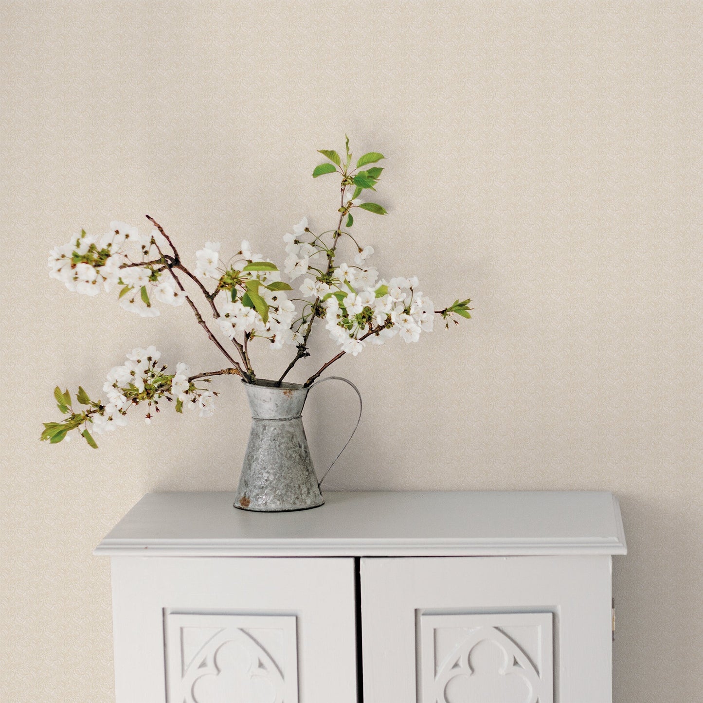 Small Prints Small Paisley Wallpaper - Beige - Galerie - G56689 - Premier Wallcovering