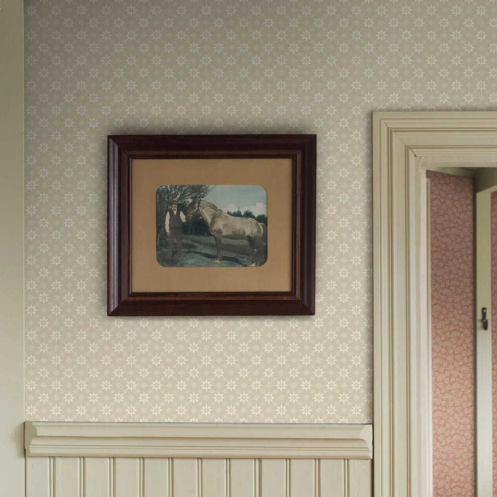 Stella Wallpaper - Nude - Boråstapeter - 8068 - Premier Wallcovering