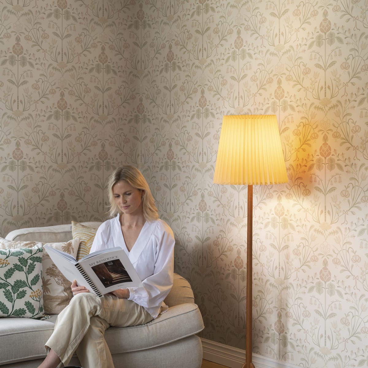 Till Carl Wallpaper - Powder Pink - Sandberg - S10156 - Premier Wallcovering