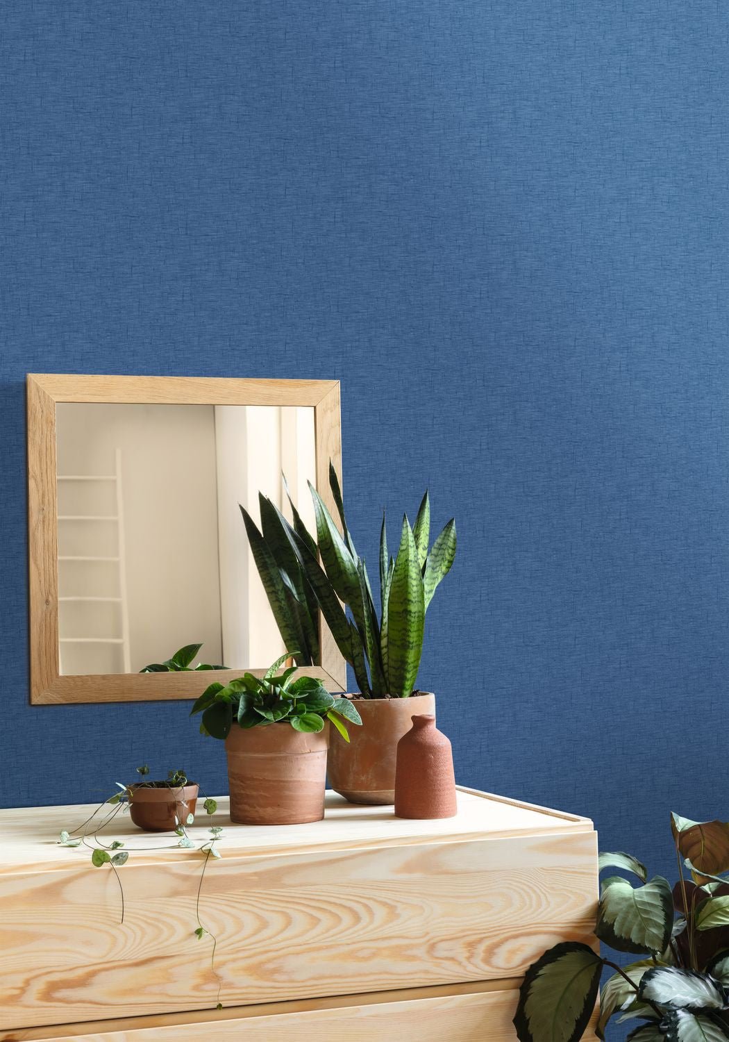 Uni Gaze Wallpaper - Bleu Indigo - Caselio - 103766760 - Premier Wallcovering