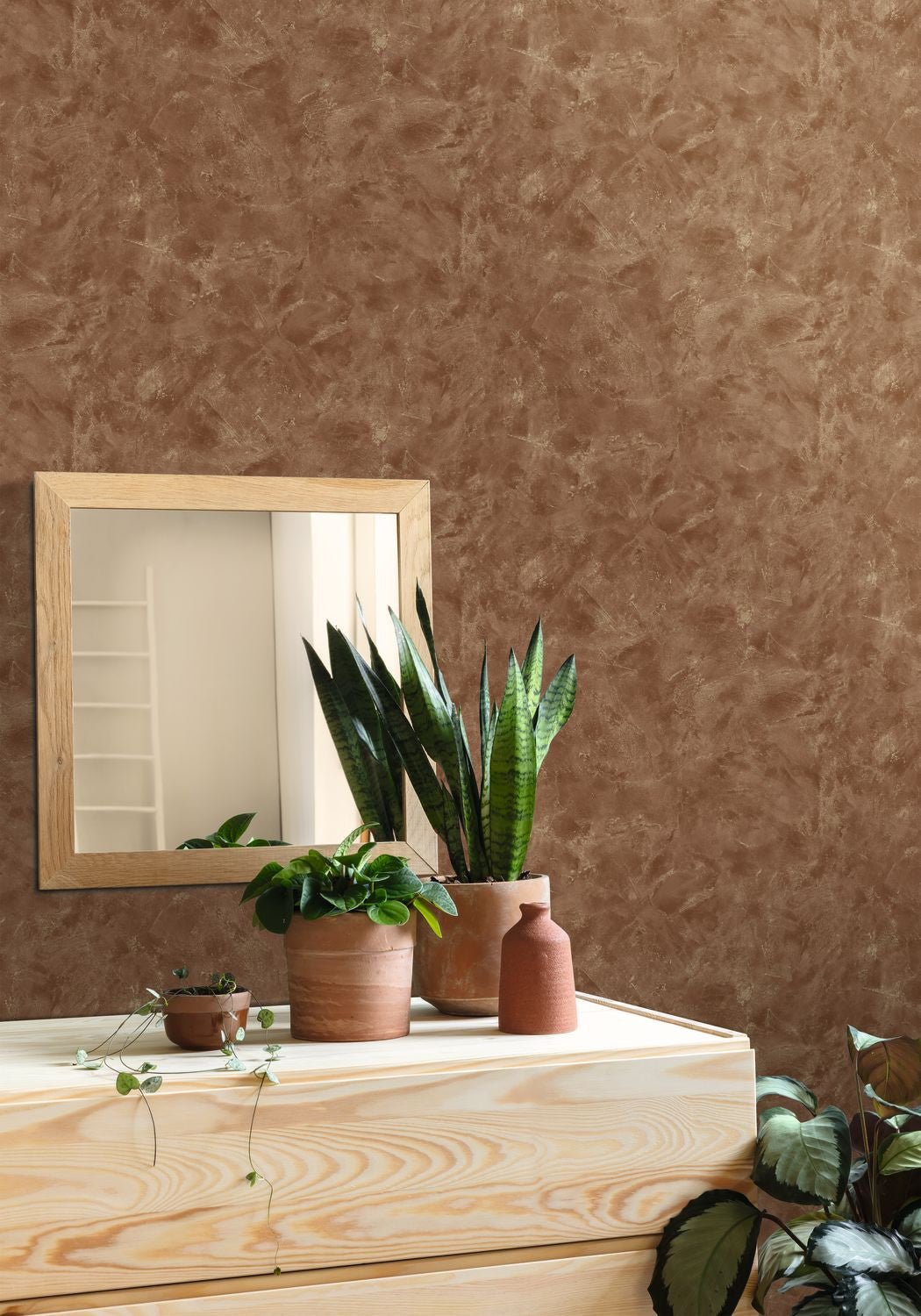 Uni Metallise / Nacre Wallpaper - Marron - Caselio - 103682533 - Premier Wallcovering