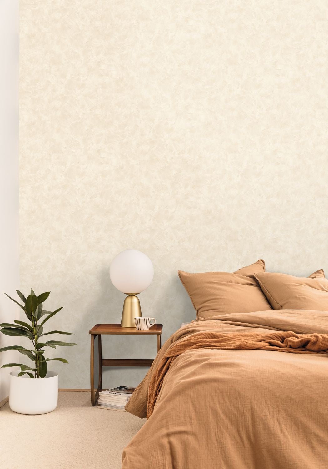 Uni Metallise / Nacre Wallpaper - Beige - Caselio - 103681238 - Premier Wallcovering